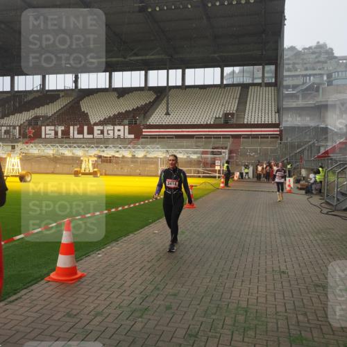 07.12.2025 - St. Pauli X-Mass-Run No. 15 Fabian Wolf http://msf.ph/oto/9371631 07.12.2025 10:07:13 Ziel 421, 792, 1572, 2983, 3414, 3945, 4354 meine-sportfotos.de