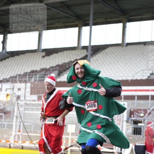 07.12.2025 - St. Pauli X-Mass-Run No. 15 Patografie http://msf.ph/oto/9371632 07.12.2025 11:45:04 Ziel 228, 291, 2246, 2844, 3485, 3489, 3492, 3529, 3530, 3552, 3553, 3575, 3578, 3624, 3920, 3921, 4103 meine-sportfotos.de