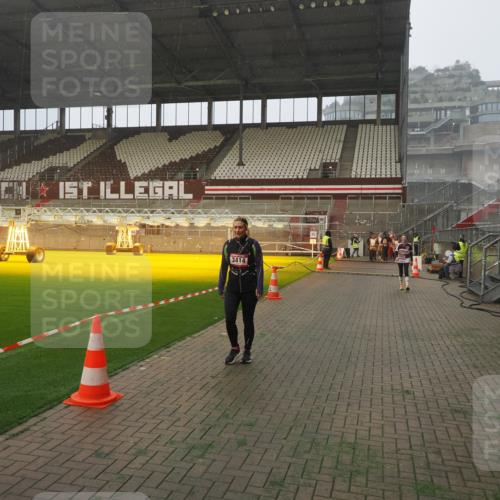 07.12.2025 - St. Pauli X-Mass-Run No. 15 Fabian Wolf http://msf.ph/oto/9371633 07.12.2025 10:07:13 Ziel 421, 792, 1572, 2983, 3414, 3945, 4354 meine-sportfotos.de