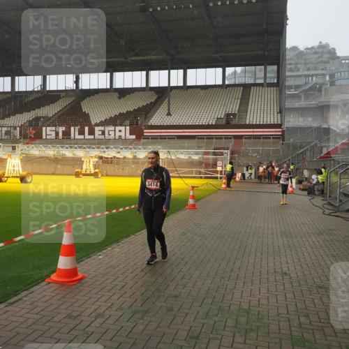 07.12.2025 - St. Pauli X-Mass-Run No. 15 Fabian Wolf http://msf.ph/oto/9371637 07.12.2025 10:07:14 Ziel 421, 792, 1572, 2983, 3414, 3945, 4354 meine-sportfotos.de