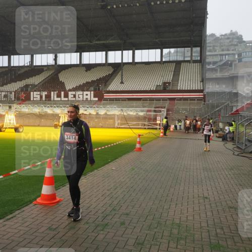 07.12.2025 - St. Pauli X-Mass-Run No. 15 Fabian Wolf http://msf.ph/oto/9371647 07.12.2025 10:07:15 Ziel 421, 792, 1572, 2983, 3414, 3945 meine-sportfotos.de