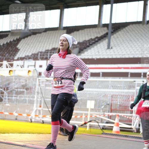 07.12.2025 - St. Pauli X-Mass-Run No. 15 Patografie http://msf.ph/oto/9371650 07.12.2025 11:45:19 Ziel 2372, 2624, 2844, 3485, 3489, 3573, 3774 meine-sportfotos.de