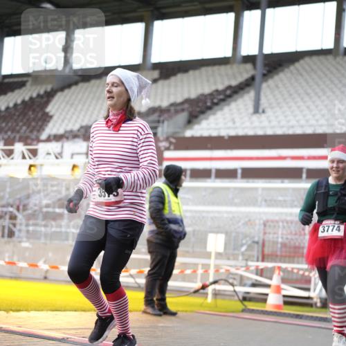 07.12.2025 - St. Pauli X-Mass-Run No. 15 Patografie http://msf.ph/oto/9371651 07.12.2025 11:45:19 Ziel 2372, 2624, 2844, 3485, 3489, 3573, 3774 meine-sportfotos.de