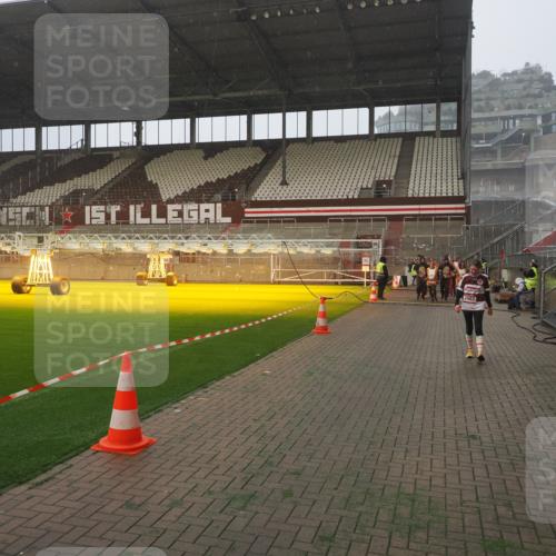 07.12.2025 - St. Pauli X-Mass-Run No. 15 Fabian Wolf http://msf.ph/oto/9371669 07.12.2025 10:07:18 Ziel 256, 265, 272, 517, 657, 685, 1187, 1234, 1572, 2983, 3414, 3945 meine-sportfotos.de