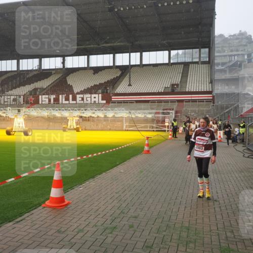 07.12.2025 - St. Pauli X-Mass-Run No. 15 Fabian Wolf http://msf.ph/oto/9371678 07.12.2025 10:07:21 Ziel 256, 265, 272, 517, 657, 685, 716, 767, 1187, 1234, 2983, 3414 meine-sportfotos.de