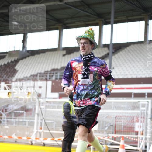07.12.2025 - St. Pauli X-Mass-Run No. 15 Patografie http://msf.ph/oto/9371696 07.12.2025 11:45:53 Ziel 143, 147, 188, 355, 526, 733, 1541, 2097 meine-sportfotos.de