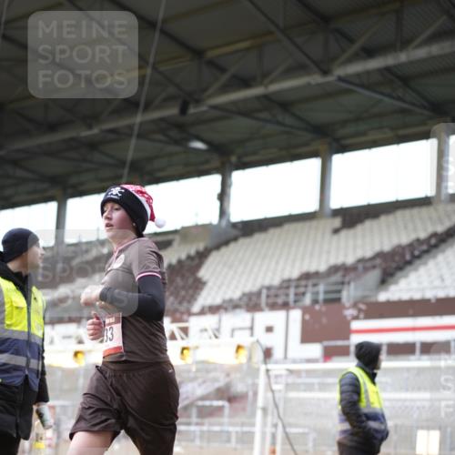 07.12.2025 - St. Pauli X-Mass-Run No. 15 Patografie http://msf.ph/oto/9371703 07.12.2025 11:45:56 Ziel 143, 147, 188, 355, 356, 526, 733, 1541, 2097, 2137 meine-sportfotos.de
