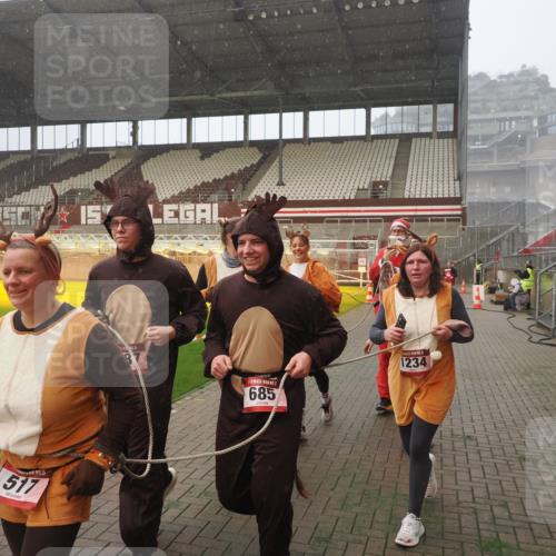 07.12.2025 - St. Pauli X-Mass-Run No. 15 Fabian Wolf http://msf.ph/oto/9371717 07.12.2025 10:07:28 Ziel 256, 265, 272, 517, 657, 685, 716, 767, 1187, 1234, 1543, 2983, 3003 meine-sportfotos.de