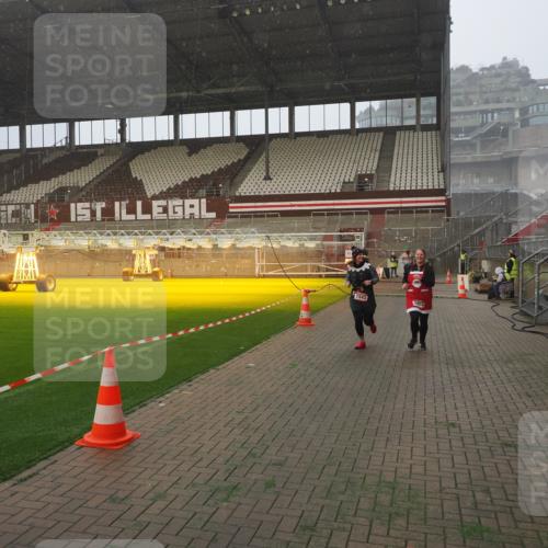 07.12.2025 - St. Pauli X-Mass-Run No. 15 Fabian Wolf http://msf.ph/oto/9371733 07.12.2025 10:07:33 Ziel 256, 265, 272, 517, 657, 685, 716, 767, 1187, 1234, 1447, 1449, 1543, 3003 meine-sportfotos.de