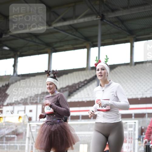 07.12.2025 - St. Pauli X-Mass-Run No. 15 Patografie http://msf.ph/oto/9371735 07.12.2025 11:45:58 Ziel 143, 147, 188, 356, 733, 2097, 2137 meine-sportfotos.de