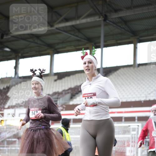 07.12.2025 - St. Pauli X-Mass-Run No. 15 Patografie http://msf.ph/oto/9371737 07.12.2025 11:45:58 Ziel 143, 147, 188, 356, 733, 2097, 2137 meine-sportfotos.de