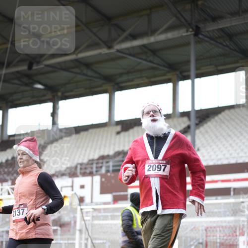 07.12.2025 - St. Pauli X-Mass-Run No. 15 Patografie http://msf.ph/oto/9371739 07.12.2025 11:45:59 Ziel 143, 147, 188, 356, 733, 2097, 2137, 3620 meine-sportfotos.de