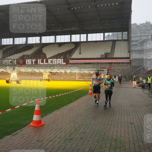 07.12.2025 - St. Pauli X-Mass-Run No. 15 Fabian Wolf http://msf.ph/oto/9371753 07.12.2025 10:07:40 Ziel 1447, 1449, 1543, 1905, 3003 meine-sportfotos.de