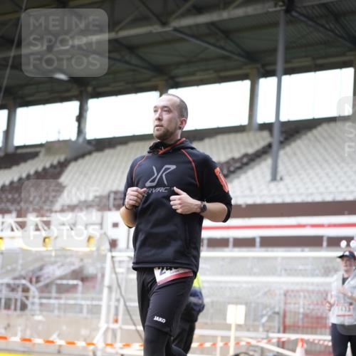 07.12.2025 - St. Pauli X-Mass-Run No. 15 Patografie http://msf.ph/oto/9371756 07.12.2025 11:46:06 Ziel 143, 147, 188, 356, 733, 949, 1058, 1073, 1433, 1454, 2097, 2137, 2437, 3523, 3524, 3620 meine-sportfotos.de