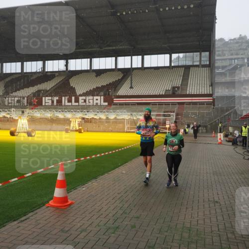 07.12.2025 - St. Pauli X-Mass-Run No. 15 Fabian Wolf http://msf.ph/oto/9371759 07.12.2025 10:07:41 Ziel 1447, 1449, 1543, 1905, 3003 meine-sportfotos.de