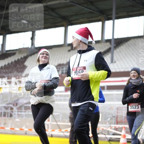 07.12.2025 - St. Pauli X-Mass-Run No. 15 Patografie http://msf.ph/oto/9371770 07.12.2025 11:46:10 Ziel 143, 188, 356, 733, 949, 954, 1058, 1073, 1433, 1454, 2097, 2137, 2437, 2935, 2941, 3523, 3524, 3620 meine-sportfotos.de