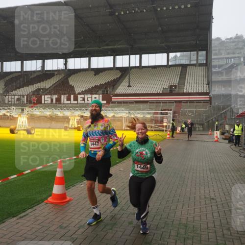 07.12.2025 - St. Pauli X-Mass-Run No. 15 Fabian Wolf http://msf.ph/oto/9371771 07.12.2025 10:07:42 Ziel 1447, 1449, 1543, 1905, 3003 meine-sportfotos.de