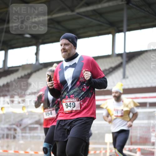 07.12.2025 - St. Pauli X-Mass-Run No. 15 Patografie http://msf.ph/oto/9371778 07.12.2025 11:46:12 Ziel 143, 188, 356, 949, 954, 1058, 1073, 1433, 1454, 2097, 2137, 2437, 2935, 2941, 3523, 3524, 3620 meine-sportfotos.de
