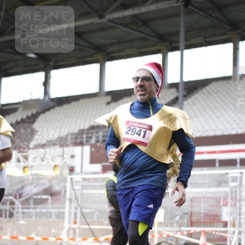 07.12.2025 - St. Pauli X-Mass-Run No. 15 Patografie http://msf.ph/oto/9371782 07.12.2025 11:46:13 Ziel 356, 949, 954, 1058, 1073, 1433, 1454, 2097, 2137, 2437, 2935, 2941, 3523, 3524, 3620 meine-sportfotos.de