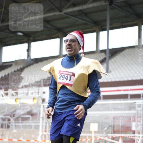 07.12.2025 - St. Pauli X-Mass-Run No. 15 Patografie http://msf.ph/oto/9371785 07.12.2025 11:46:13 Ziel 356, 949, 954, 1058, 1073, 1433, 1454, 2097, 2137, 2437, 2935, 2941, 3523, 3524, 3620 meine-sportfotos.de