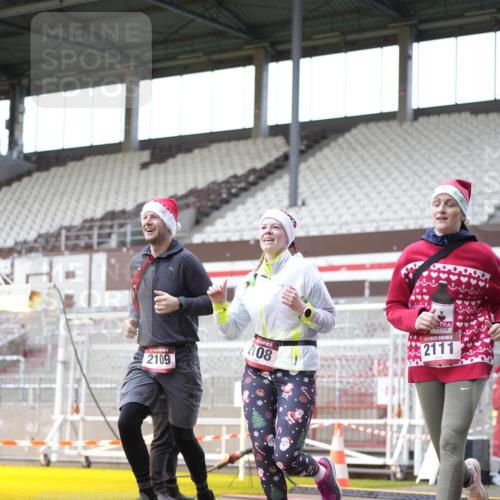 07.12.2025 - St. Pauli X-Mass-Run No. 15 Patografie http://msf.ph/oto/9371791 07.12.2025 11:46:25 Ziel 949, 954, 1073, 2108, 2109, 2111, 2716, 2935, 2941, 3523, 3524, 3960 meine-sportfotos.de