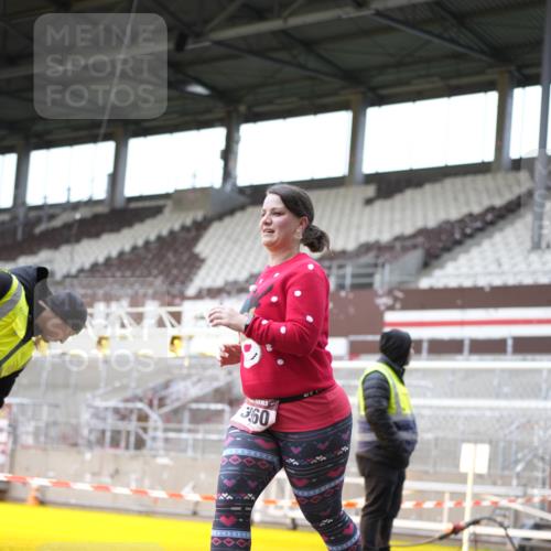 07.12.2025 - St. Pauli X-Mass-Run No. 15 Patografie http://msf.ph/oto/9371795 07.12.2025 11:46:28 Ziel 2108, 2109, 2111, 2716, 2935, 2941, 3960 meine-sportfotos.de