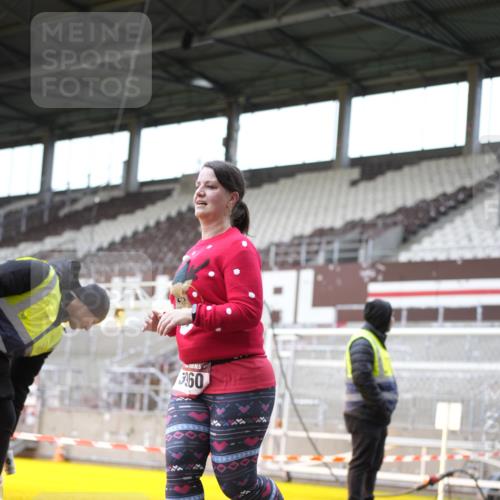 07.12.2025 - St. Pauli X-Mass-Run No. 15 Patografie http://msf.ph/oto/9371797 07.12.2025 11:46:28 Ziel 2108, 2109, 2111, 2716, 2935, 2941, 3960 meine-sportfotos.de