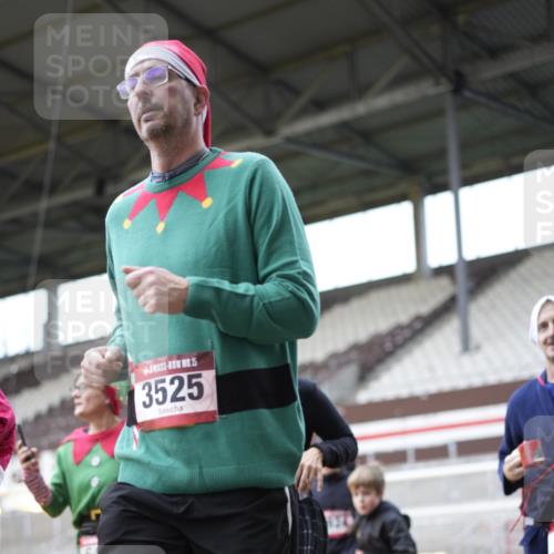 07.12.2025 - St. Pauli X-Mass-Run No. 15 Patografie http://msf.ph/oto/9371842 07.12.2025 11:46:49 Ziel 346, 371, 567, 570, 609, 640, 642, 645, 647, 649, 903, 978, 987, 1276, 1881, 1882, 2047, 2114, 2179, 2180, 2182, 2222, 2347, 2442, 2446, 2798, 2928, 3010, 3210, 3525, 3777, 3924, 3925, 3961 meine-sportfotos.de