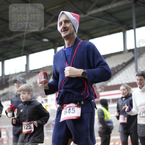 07.12.2025 - St. Pauli X-Mass-Run No. 15 Patografie http://msf.ph/oto/9371846 07.12.2025 11:46:50 Ziel 346, 371, 567, 570, 609, 640, 642, 645, 647, 649, 903, 978, 987, 1276, 1881, 1882, 2047, 2114, 2179, 2180, 2182, 2222, 2347, 2442, 2446, 2798, 2928, 3010, 3210, 3525, 3777, 3924, 3925, 3961 meine-sportfotos.de