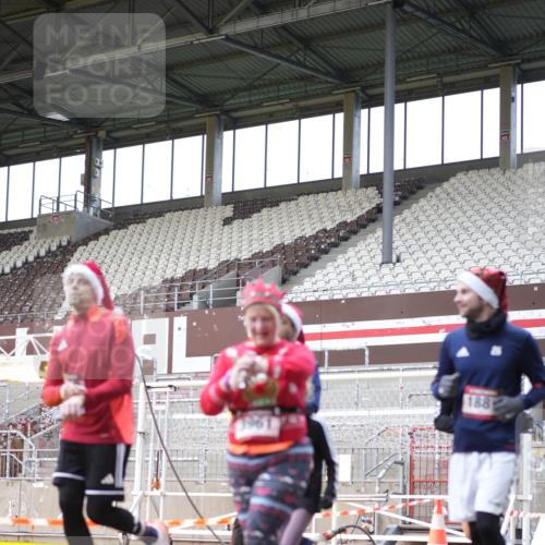 07.12.2025 - St. Pauli X-Mass-Run No. 15 Patografie http://msf.ph/oto/9371861 07.12.2025 11:46:52 Ziel 346, 371, 567, 570, 609, 640, 642, 645, 647, 649, 903, 978, 987, 1276, 1881, 1882, 2047, 2114, 2179, 2180, 2182, 2222, 2347, 2442, 2446, 2798, 2928, 3010, 3210, 3525, 3777, 3924, 3925, 3961 meine-sportfotos.de