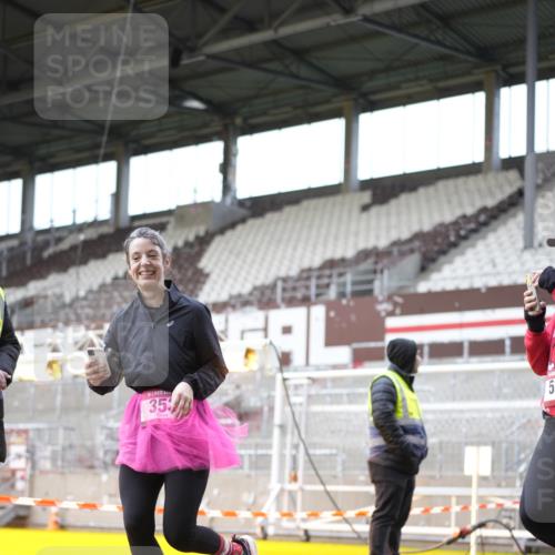 07.12.2025 - St. Pauli X-Mass-Run No. 15 Patografie http://msf.ph/oto/9371868 07.12.2025 11:47:00 Ziel 353, 530, 567, 570, 609, 640, 645, 647, 978, 1881, 1882, 2047, 2114, 2182, 2222, 2347, 2798, 2928, 3010, 3210, 3215, 3216, 3420, 3525, 3777, 3924, 3925, 3948, 3949, 3961, 5004 meine-sportfotos.de