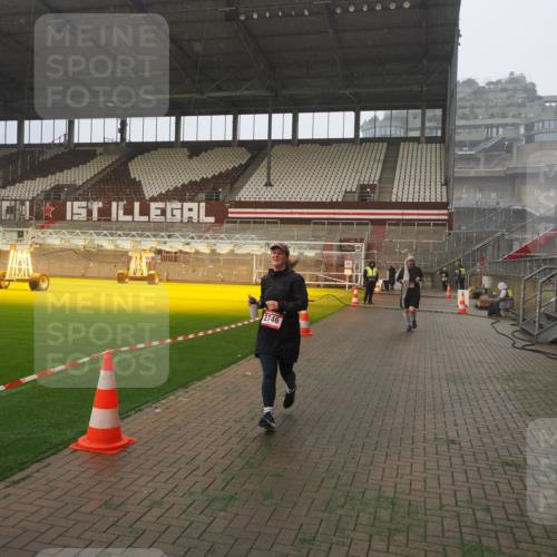 07.12.2025 - St. Pauli X-Mass-Run No. 15 Fabian Wolf http://msf.ph/oto/9371877 07.12.2025 10:08:23 Ziel 2650, 2691, 2746 meine-sportfotos.de