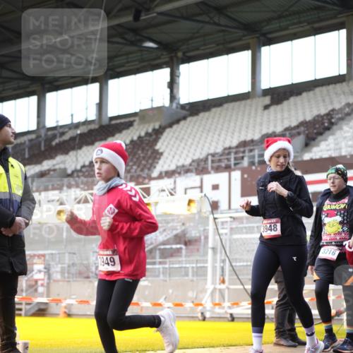 07.12.2025 - St. Pauli X-Mass-Run No. 15 Patografie http://msf.ph/oto/9371878 07.12.2025 11:47:04 Ziel 353, 530, 614, 645, 647, 898, 900, 901, 1881, 1882, 2047, 2114, 2182, 2568, 2798, 2928, 3010, 3210, 3215, 3216, 3420, 3641, 3777, 3924, 3925, 3948, 3949, 3961, 5004 meine-sportfotos.de