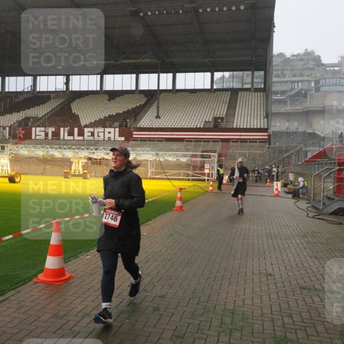 07.12.2025 - St. Pauli X-Mass-Run No. 15 Fabian Wolf http://msf.ph/oto/9371886 07.12.2025 10:08:24 Ziel 2650, 2746 meine-sportfotos.de
