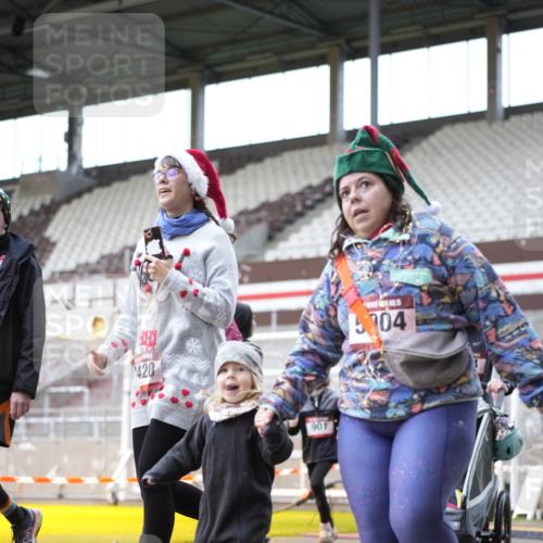 07.12.2025 - St. Pauli X-Mass-Run No. 15 Patografie http://msf.ph/oto/9371887 07.12.2025 11:47:06 Ziel 353, 530, 614, 898, 900, 901, 992, 1881, 1882, 2047, 2114, 2182, 2221, 2223, 2568, 3215, 3216, 3420, 3641, 3777, 3948, 3949, 3961, 5004 meine-sportfotos.de