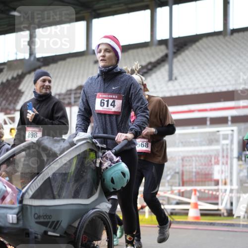 07.12.2025 - St. Pauli X-Mass-Run No. 15 Patografie http://msf.ph/oto/9371891 07.12.2025 11:47:08 Ziel 353, 530, 614, 898, 900, 901, 992, 2047, 2114, 2221, 2223, 2568, 3215, 3216, 3420, 3471, 3482, 3641, 3777, 3798, 3800, 3948, 3949, 5004 meine-sportfotos.de
