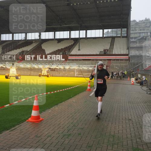 07.12.2025 - St. Pauli X-Mass-Run No. 15 Fabian Wolf http://msf.ph/oto/9371902 07.12.2025 10:08:27 Ziel 2650, 2746 meine-sportfotos.de