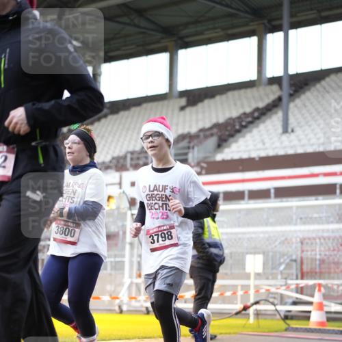 07.12.2025 - St. Pauli X-Mass-Run No. 15 Patografie http://msf.ph/oto/9371910 07.12.2025 11:47:14 Ziel 353, 530, 614, 898, 900, 901, 992, 2221, 2223, 2568, 3215, 3216, 3420, 3471, 3482, 3594, 3596, 3641, 3798, 3800, 3948, 3949, 4883, 5004 meine-sportfotos.de