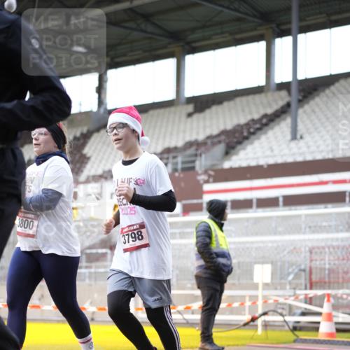 07.12.2025 - St. Pauli X-Mass-Run No. 15 Patografie http://msf.ph/oto/9371912 07.12.2025 11:47:14 Ziel 353, 530, 614, 898, 900, 901, 992, 2221, 2223, 2568, 3215, 3216, 3420, 3471, 3482, 3594, 3596, 3641, 3798, 3800, 3948, 3949, 4883, 5004 meine-sportfotos.de