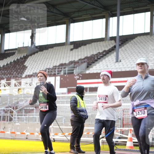07.12.2025 - St. Pauli X-Mass-Run No. 15 Patografie http://msf.ph/oto/9371925 07.12.2025 11:47:20 Ziel 614, 898, 900, 901, 930, 992, 2221, 2223, 2568, 3416, 3419, 3420, 3430, 3471, 3482, 3594, 3596, 3641, 3798, 3800, 4883 meine-sportfotos.de