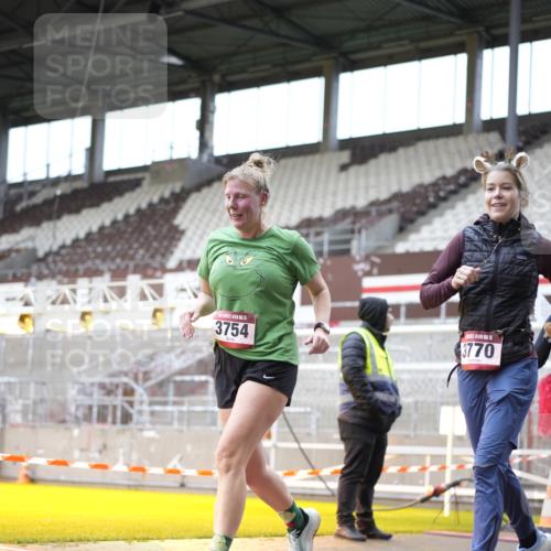 07.12.2025 - St. Pauli X-Mass-Run No. 15 Patografie http://msf.ph/oto/9371935 07.12.2025 11:47:26 Ziel 107, 121, 125, 131, 237, 245, 254, 930, 1540, 2221, 2223, 3416, 3419, 3430, 3471, 3482, 3594, 3596, 3655, 3664, 3754, 3770, 3798, 3800, 4883 meine-sportfotos.de