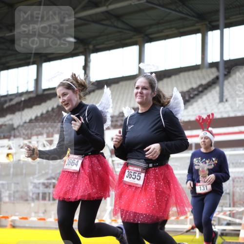 07.12.2025 - St. Pauli X-Mass-Run No. 15 Patografie http://msf.ph/oto/9371945 07.12.2025 11:47:27 Ziel 107, 121, 125, 131, 237, 245, 254, 930, 1540, 3416, 3419, 3430, 3471, 3482, 3594, 3596, 3655, 3664, 3754, 3770, 3798, 3800, 4883 meine-sportfotos.de