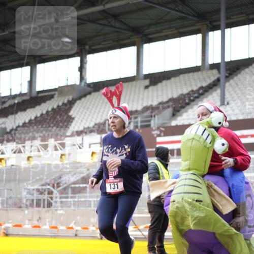 07.12.2025 - St. Pauli X-Mass-Run No. 15 Patografie http://msf.ph/oto/9371949 07.12.2025 11:47:28 Ziel 107, 121, 125, 131, 237, 245, 254, 930, 1540, 3416, 3419, 3430, 3594, 3596, 3655, 3664, 3754, 3770, 3798, 3800, 4883 meine-sportfotos.de