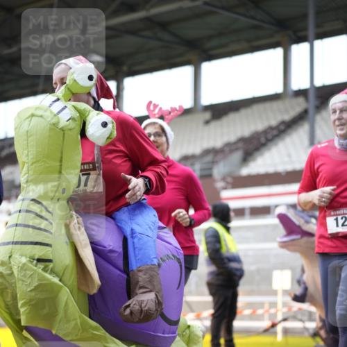 07.12.2025 - St. Pauli X-Mass-Run No. 15 Patografie http://msf.ph/oto/9371953 07.12.2025 11:47:29 Ziel 107, 121, 125, 131, 237, 245, 254, 930, 1540, 3416, 3419, 3430, 3594, 3596, 3655, 3664, 3754, 3770, 4883 meine-sportfotos.de
