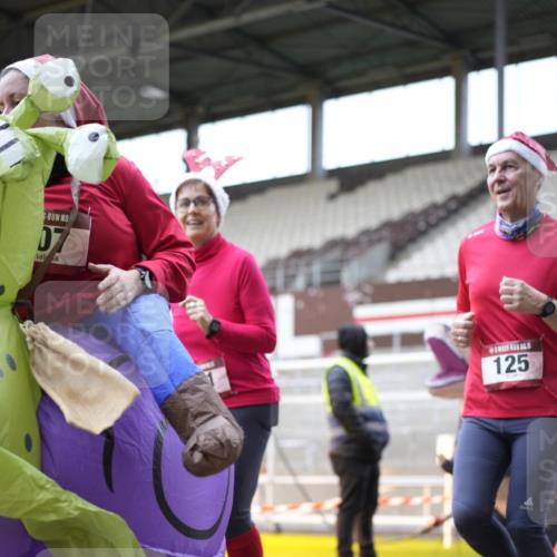 07.12.2025 - St. Pauli X-Mass-Run No. 15 Patografie http://msf.ph/oto/9371955 07.12.2025 11:47:29 Ziel 107, 121, 125, 131, 237, 245, 254, 930, 1540, 3416, 3419, 3430, 3594, 3596, 3655, 3664, 3754, 3770, 4883 meine-sportfotos.de