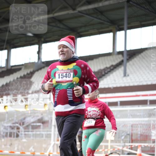 07.12.2025 - St. Pauli X-Mass-Run No. 15 Patografie http://msf.ph/oto/9371965 07.12.2025 11:47:32 Ziel 107, 121, 125, 131, 237, 245, 254, 930, 1540, 3416, 3419, 3430, 3594, 3596, 3655, 3664, 3754, 3770 meine-sportfotos.de