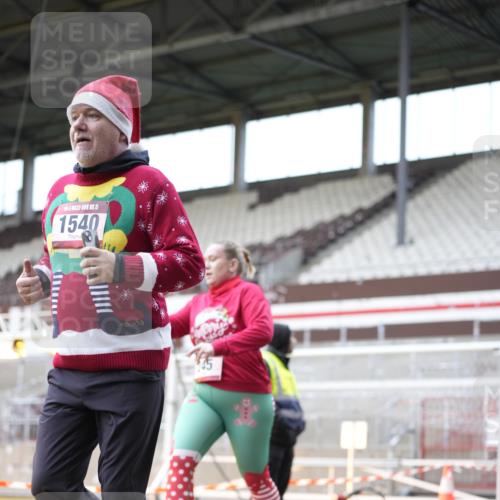 07.12.2025 - St. Pauli X-Mass-Run No. 15 Patografie http://msf.ph/oto/9371969 07.12.2025 11:47:32 Ziel 107, 121, 125, 131, 237, 245, 254, 930, 1540, 3416, 3419, 3430, 3594, 3596, 3655, 3664, 3754, 3770 meine-sportfotos.de