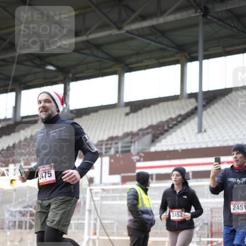 07.12.2025 - St. Pauli X-Mass-Run No. 15 Patografie http://msf.ph/oto/9371991 07.12.2025 11:47:44 Ziel 121, 237, 245, 254, 1032, 1534, 1539, 1540, 1622, 1951, 2381, 2384, 2451, 2452, 2475, 2516, 3225, 3227, 4425, 4427 meine-sportfotos.de