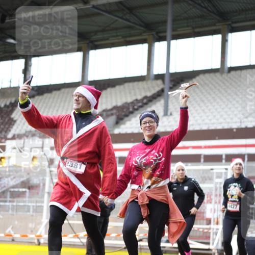 07.12.2025 - St. Pauli X-Mass-Run No. 15 Patografie http://msf.ph/oto/9371999 07.12.2025 11:47:47 Ziel 1032, 1534, 1539, 1622, 1951, 2381, 2384, 2451, 2452, 2475, 2516, 2842, 3225, 3227, 3313, 4425, 4427 meine-sportfotos.de