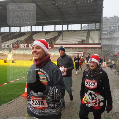 07.12.2025 - St. Pauli X-Mass-Run No. 15 Fabian Wolf http://msf.ph/oto/9372014 07.12.2025 10:08:47 Ziel 390, 707, 789, 947, 1002, 1031, 1176, 2247, 2248, 2521, 3212, 3332, 3335, 3495, 3671, 3759, 3904, 3907, 4205, 4232, 4234, 4451 meine-sportfotos.de
